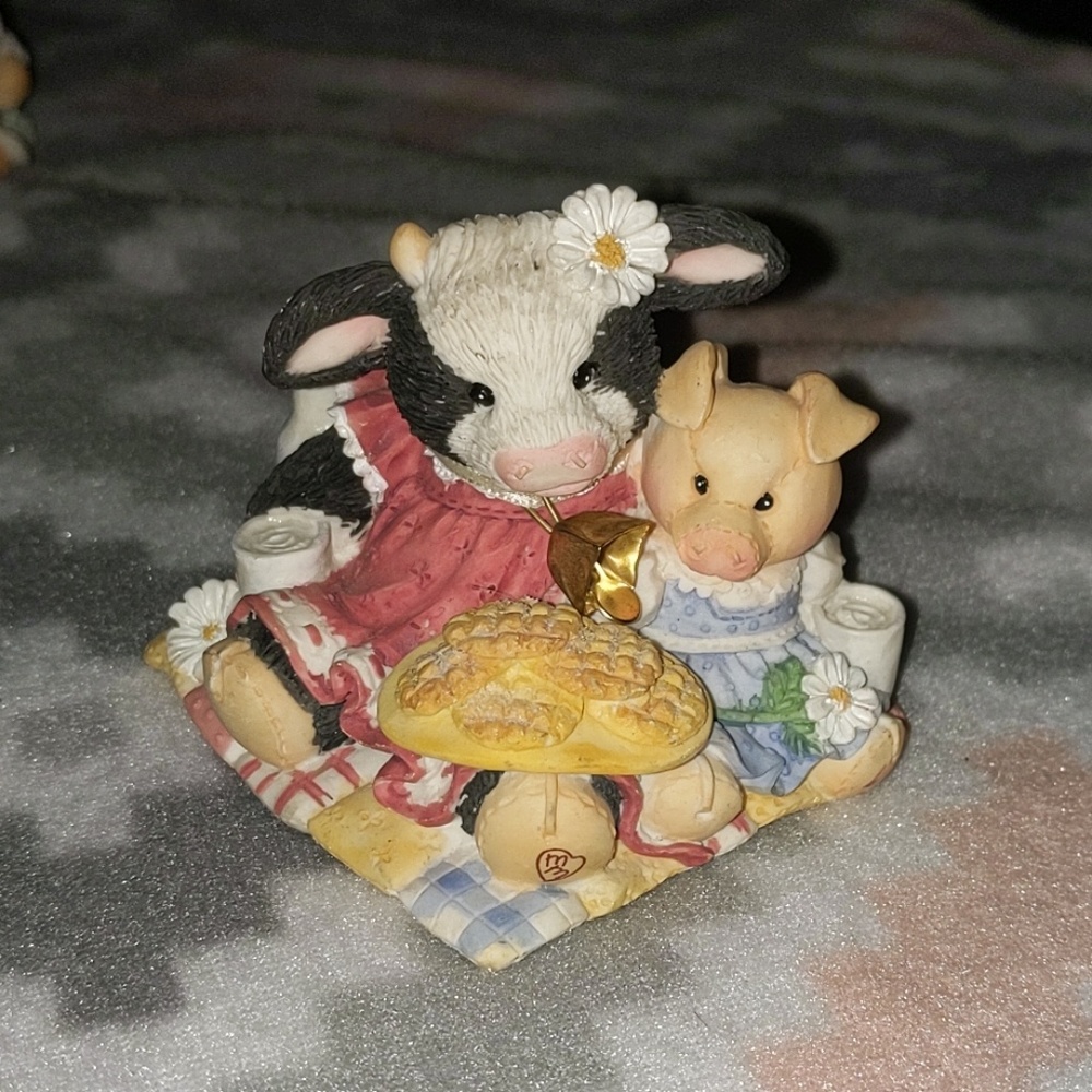 Mary's Minnie Moo Moos